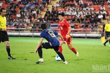 Viet Nam beat Thailand 3-2 to win the gold medal in the men's football event at the 33rd SEA Games. (Photo: Xuan Son)