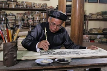 Artisan Nguyen Dang Che, one of the few individuals still practising this ancient craft in Thuan Thanh ward, Bac Ninh province. 
