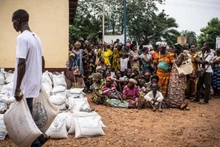 People in the Central African Republic wait for food distribution from FAO. (Photo: Xinhua)