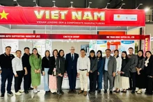 Officials and representatives of businesses at the Vietnamese pavilion at ICMA Milan 2025 (Photo: VASI)