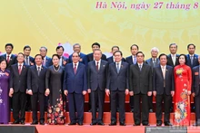 General Secretary To Lam with current and former Party and State leaders and delegates at the meeting.