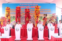 The groundbreaking ceremony for the road linking seaports in Dong Nai.