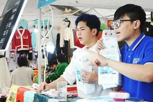 The trend of livestreaming shopping is growing rapidly. (Photo: Nam Nguyen)