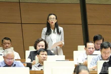 Deputy Trinh Thi Tu Anh (Lam Dong Province) speaks at the discussion session. (Photo: Duy Linh)