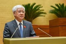 President of the Viet Nam Fatherland Front (VFF) Central Committee Do Van Chien speaks at the session. (Photo: Duy Linh)