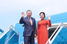 General Secretary of the Communist Party of Viet Nam (CPV) Central Committee To Lam and his spouse Ngo Phuong Ly leave Ha Noi on October 20, 2025 for an official visit to Finland. (Photo: VNA)