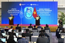 Vietnamese PM, UN Secretary-General at the press conference on signing ceremony of Ha Noi Convention. (Photo: Tran Hai)