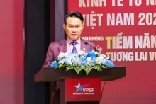 Dang Hong Anh, Chairman of the VYEA speaks at the event.