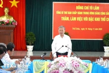 Party General Secretary To Lam speaks at the working session. (Photo: VNA)