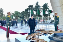 Prime Minister Pham Minh Chinh pays tribute at the Memorial of the Martyr in Algeria on November 19. (Photo: Thanh Giang)