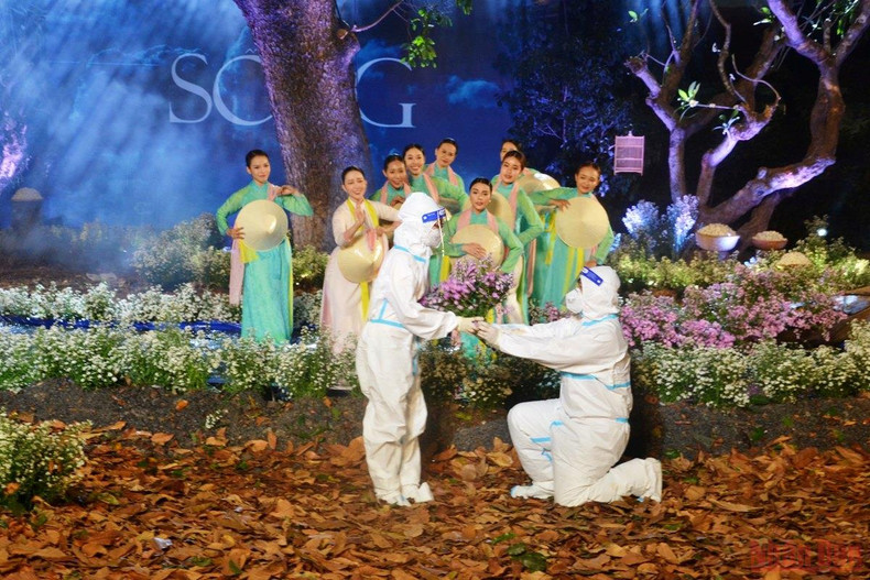 Mass wedding held for Ho Chi Minh City’s medical workers ảnh 5