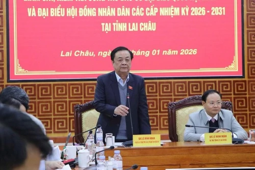 National Assembly Vice Chairman Le Minh Hoan speaks during a meeting with Lai Chau leaders on preparations for the elections of the 16th NA and People’s Councils at all levels.
