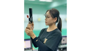 Vietnam's top female shooter Trinh Thu Vinh at a training session. 