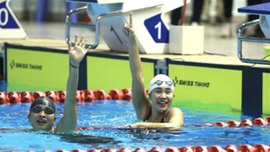 Vietnamese divers win gold medal in mix relay 4x50 surface event. (Photo: VNA)