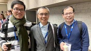 Dr. Vu Minh Ngoc (far left) with fellow Vietnamese scientists on the sidelines of an international conference. (Photo courtesy of Dr. Vu Minh Ngoc)