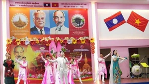 A performance at the cultural exchange programme marking the 135th birth anniversary of President Ho Chi Minh on May 21. (Photo: VNA) 