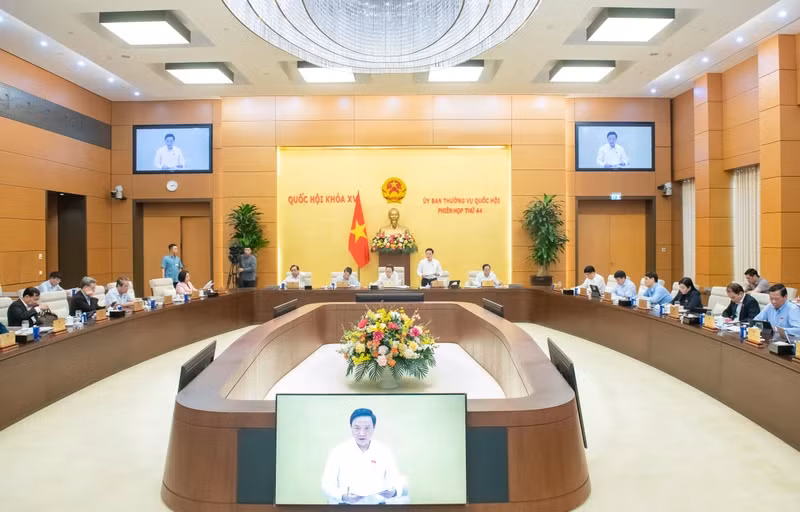 An overview of the 44th session of the National Assembly Standing Committee on April 14.