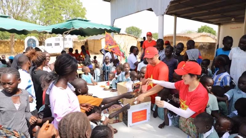 The Vietnamese Blue Berets have prepared hundreds of gifts, including candy, toys, books, crayons, etc., to present to the children.