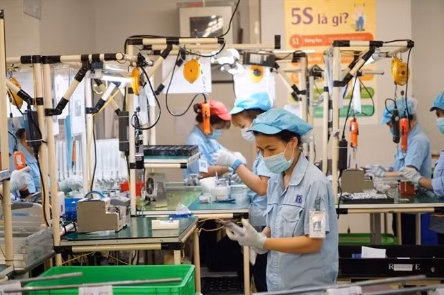Electronics production at Rhythm Precision Vietnam in the Noi Bai Industrial Zone (Photo: hanoitimes.vn)