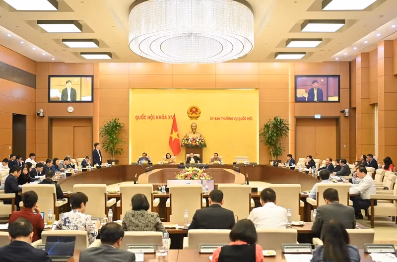 National Assembly Chairman Tran Thanh Man chairs a meeting with the NA’s Council for Ethnic Affairs on the work results in February and key tasks for March and the following months of 2025 of the National Assembly agencies and the National Assembly Office. (Photo: Duy Linh)