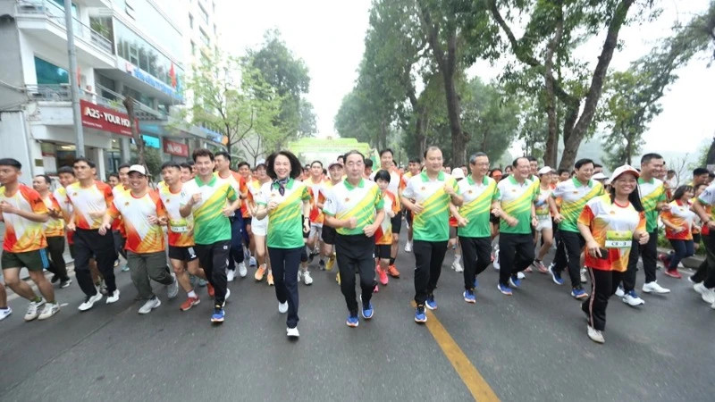 The event attracts 58 police units, 7 accompanying enterprises, the People’s Police Sports Association and nearly 2,000 leaders, officers, soldiers, contract workers, students of People’s Police schools.