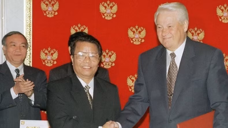 President Tran Duc Luong’s visit to the Russian Federation in August 1998 created a new breakthrough in the multifaceted cooperation between the two countries. For the first time, Russian President Boris Yeltsin affirmed that Russia considers Viet Nam a strategic partner in Southeast Asia. (Photo: VNA)