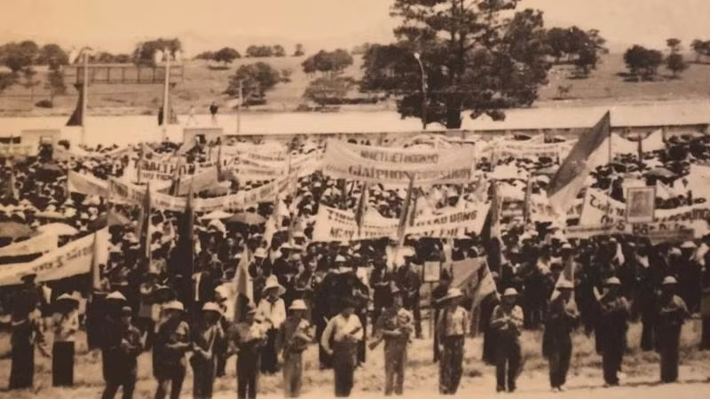 Da Lat people held a rally to celebrate the liberation on April 3, 1975. (File photo: qdnd.vn)