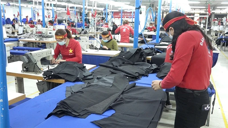 Garment production export activities at Garment 10 Joint Stock Company. (Photo: VNA)