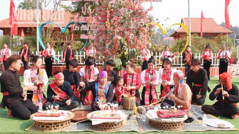The ritual part of the Het Cha Festival with rituals imbued with the beliefs of the White Thai ethnic group.