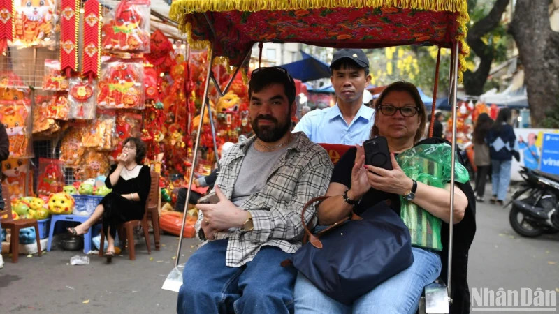 About 1.9 million international arrivals came to Vietnam in February, about 90% of the previous month’s figure. (Photo: Thanh Dat)