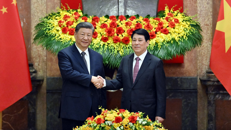State President Luong Cuong (R) and General Secretary of the Communist Party of China (CPC) Central Committee and President of China Xi Jinping. (Photo: NDO)