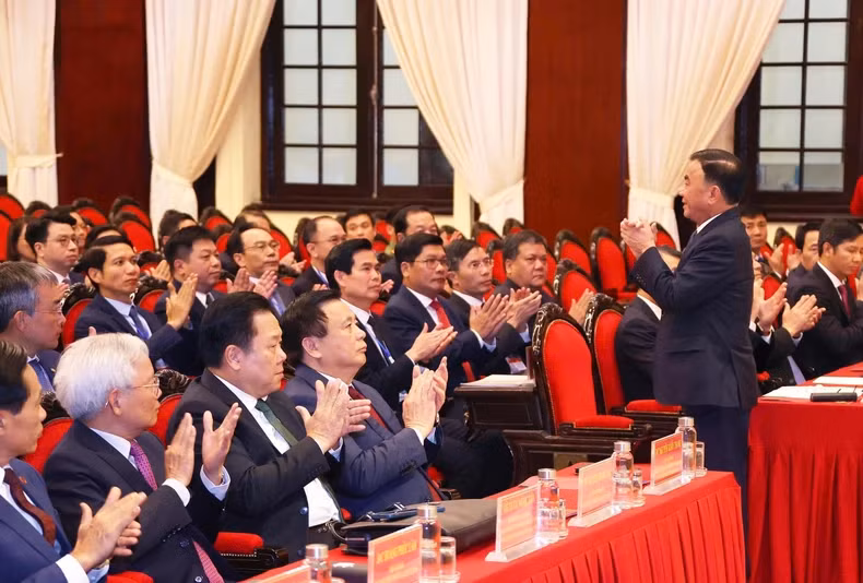 Politburo Member cum Permanent Member of the Secretariat Tran Cam Tu attends the opening ceremony. (Photo: VNA)