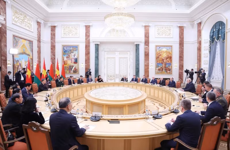 The talks between Vietnamese Party General Secretary To Lam and Belarusian President Aleksandr Lukashenko in Minsk on May 12, 2025. (Photo: VNA)