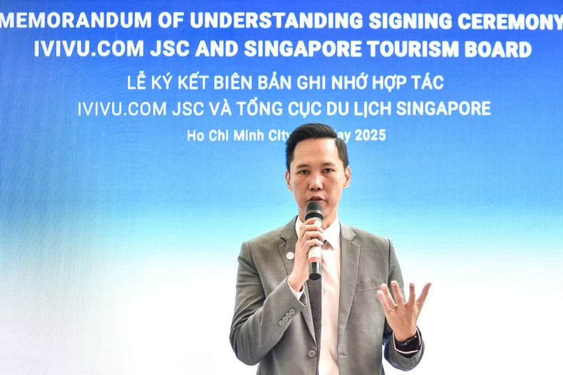 Terrence Voon, Executive Director for Southeast Asia at STB speaks at the event. (Photo: NDO)