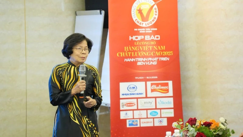 Chairwoman of the Vietnam High-Quality Goods Business Association Vu Kim Hanh speaks a recently held business networking event.