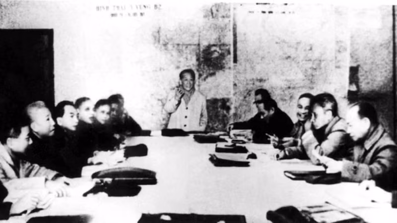 Faced with a great strategic opportunity with adequate military and political conditions, in October 1974, the Politburo met to discuss the strategic plan to liberate the South. (Photo: VNA)