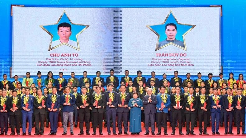 95 outstanding workers who are party members were recognised as advanced examples of the Party members and workers nationwide.