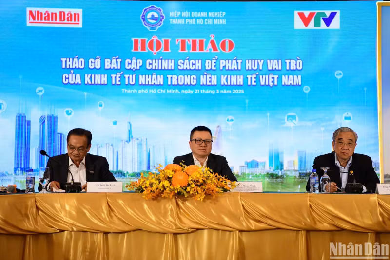 [In Pictures] Overview of workshop on removing policy shortcomings to promote role of private economy in Vietnam ảnh 6