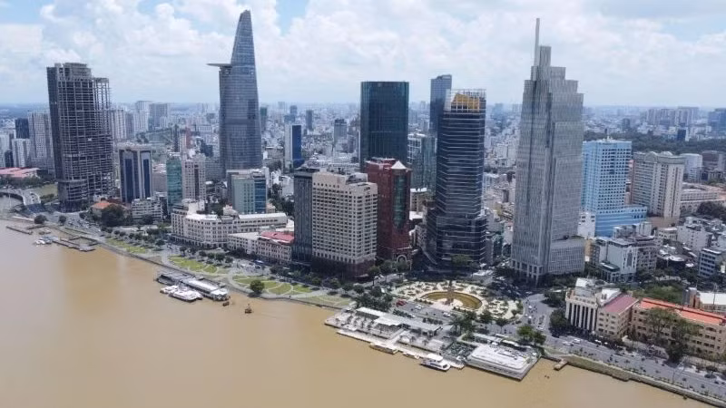 The central area of ​​Ho Chi Minh City with many office buildings is considered favourable to form an international financial centre. (Photo: The Anh)