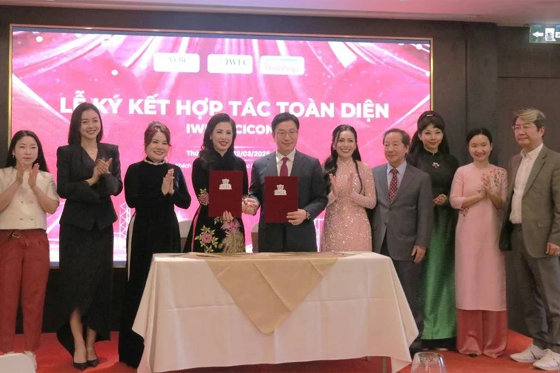 At the signing ceremony of comprehensive cooperation between International Women Entrepreneurs Council and CICON Korea.