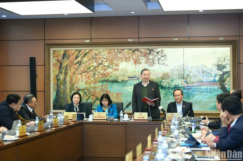 Party General Secretary To Lam addresses the discussion (Photo: NDO)