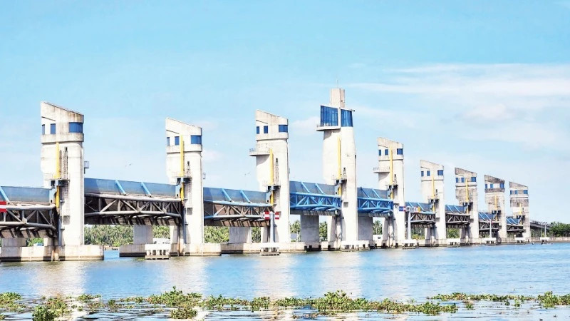 Cai Lon-Cai Be irrigation system.