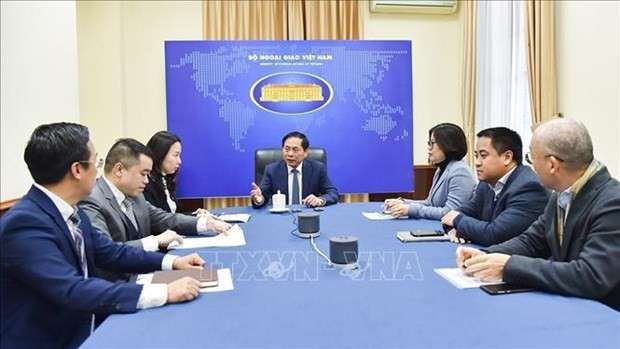 Foreign Minister Bui Thanh Son holds telephone talks with his counterpart from the Republic of Korea Cho Tae Yul on January 26 (Photo: VNA)