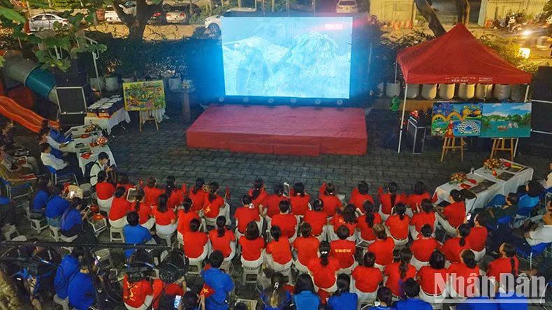 A screening of documentary films, Episode “1954” in the 99-episode series titled “Vietnam in the Ho Chi Minh Era - A Television History” produced by Nhan Dan TV Channel.