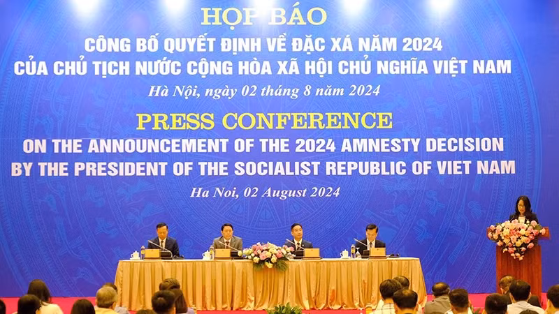 Press conference announcing the President's decision on amnesty in 2024.