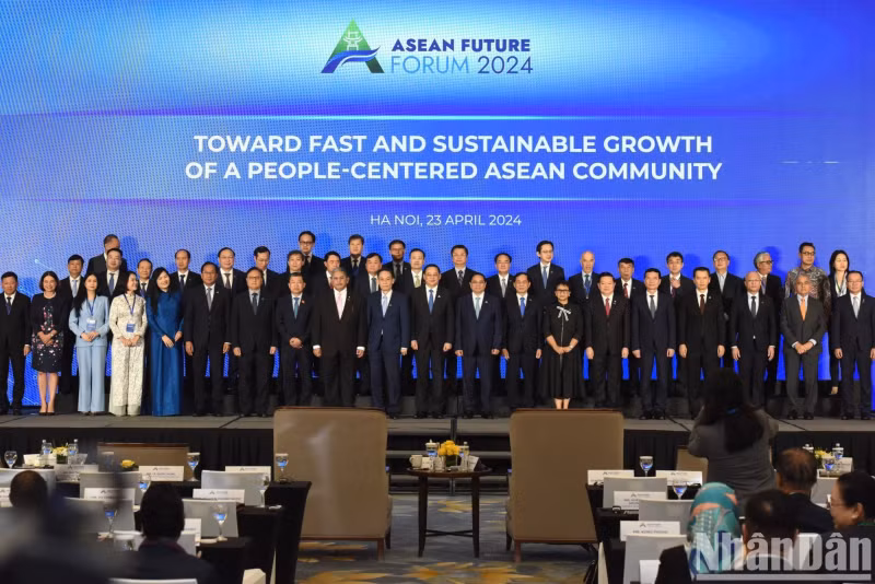 The forum is organised under the theme of “Toward Fast and Sustainable Growth of a people-centred ASEAN Community”.