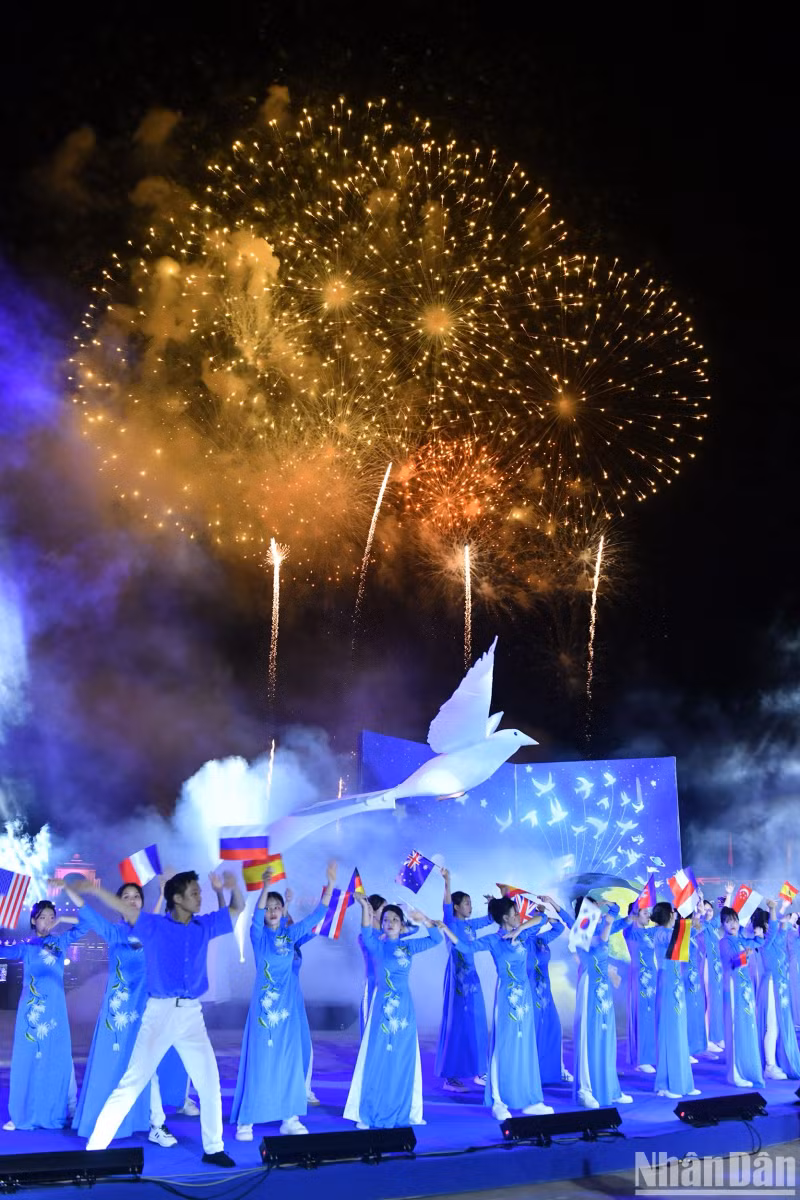 The goal of the festival is to honour the value of peace, overcome the consequences of war, and call on everyone to join hands in safeguarding and building a peaceful, prosperous, and sustainable life for their homeland, country, and humankind.