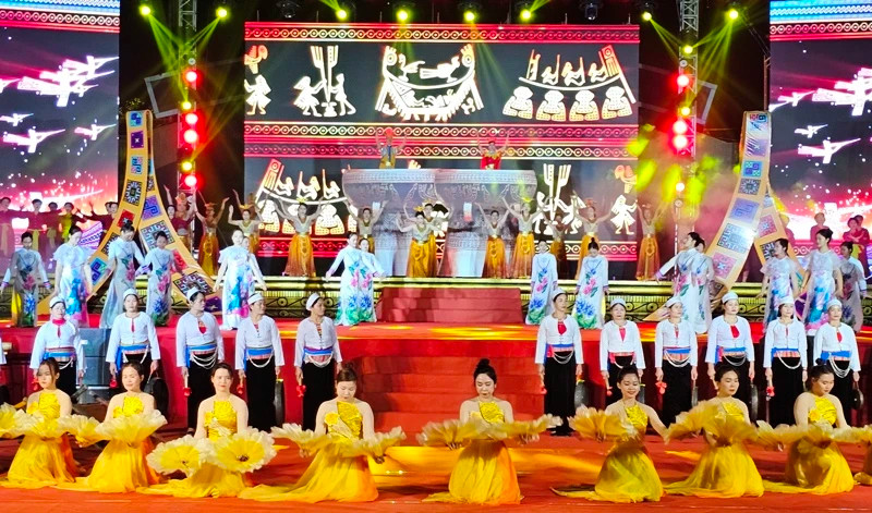An art performance at the festival