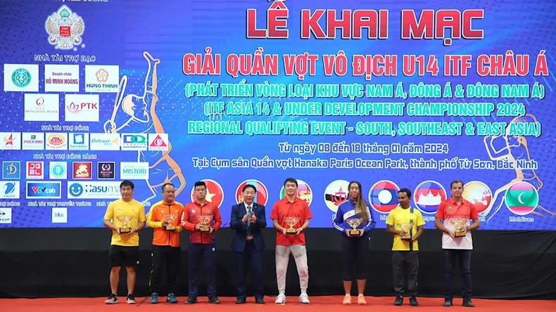 At the opening ceremony (Photo courtesy of the organiser)