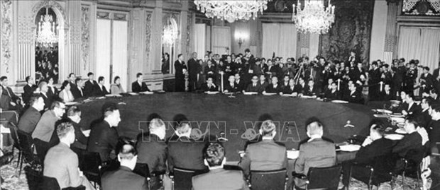 A four-party conference on peace in Vietnam officially convenes the first session in Paris on January 25, 1969 (Photo: VNA)